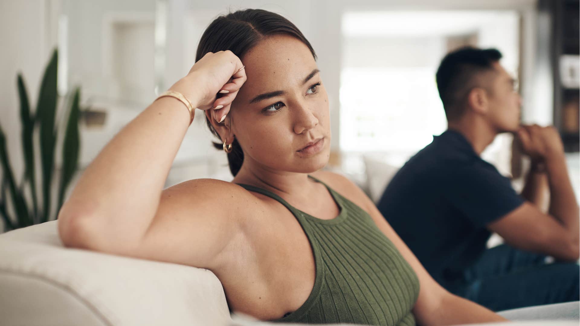 phrases que certaines femmes disent et qui agacent leurs partenaires femme disant je déteste ta mère