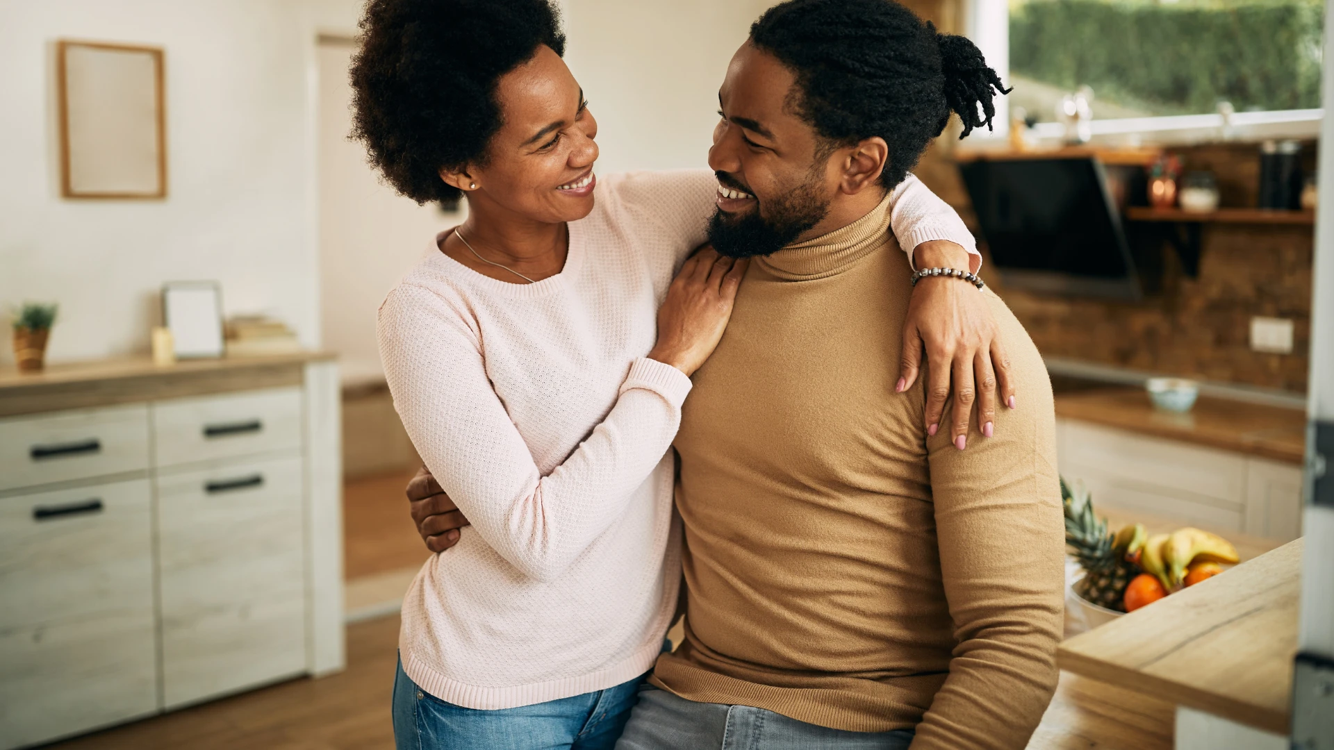 les couples qui se choisissent encore tous les jours pratiquent ces comportements rares en s'écoutant activement
