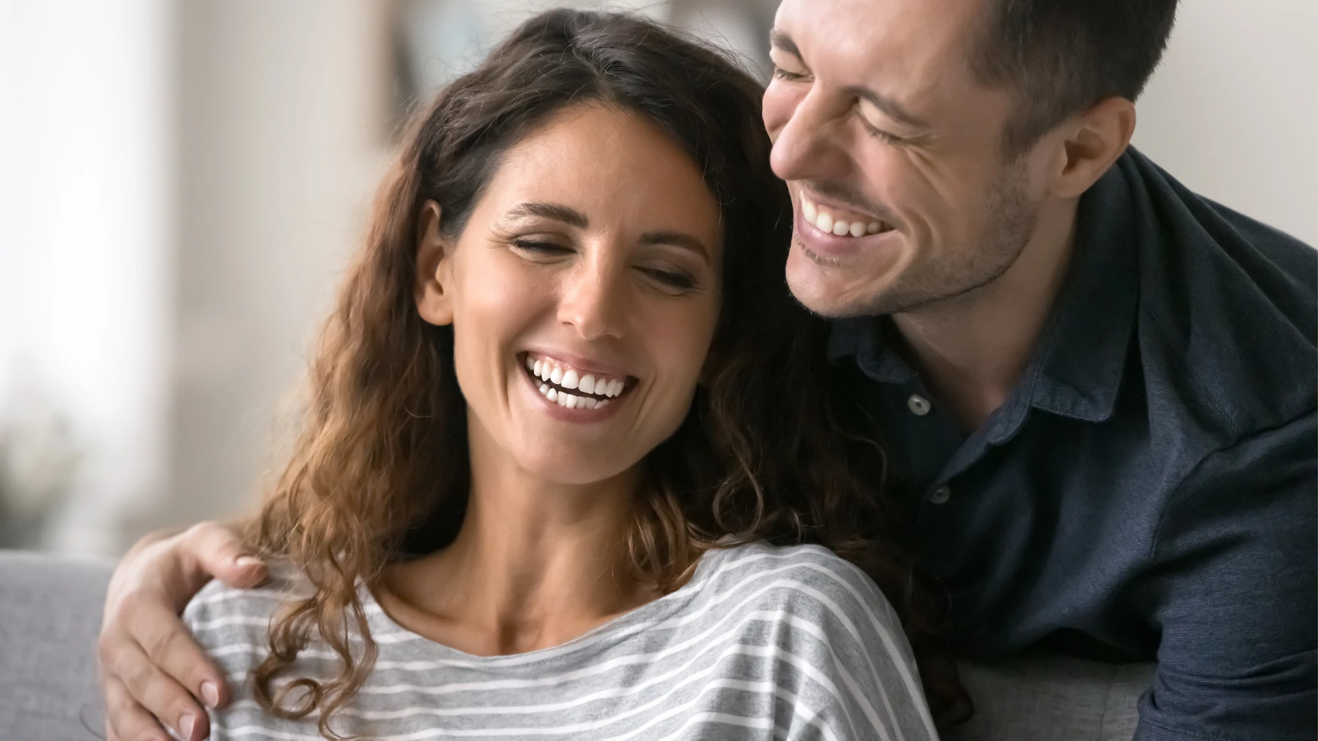 les couples qui se choisissent encore tous les jours pratiquent ces comportements rares et trouvent des solutions aux conflits