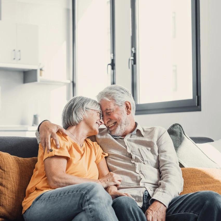 homme qui est avec une femme qui lui est vraiment destiné car il veut vivre et mourir avec elle