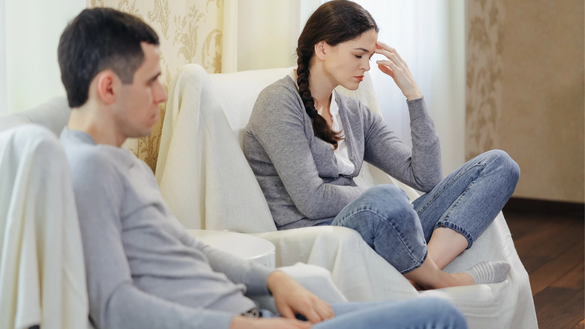 femme émotionnellement instable car elle fait confiance à tout le monde sauf à elle-même
