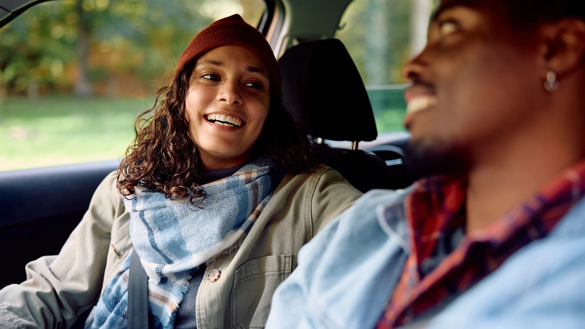 femme qui est amoureuse de l'homme car il y a un lien superficiel