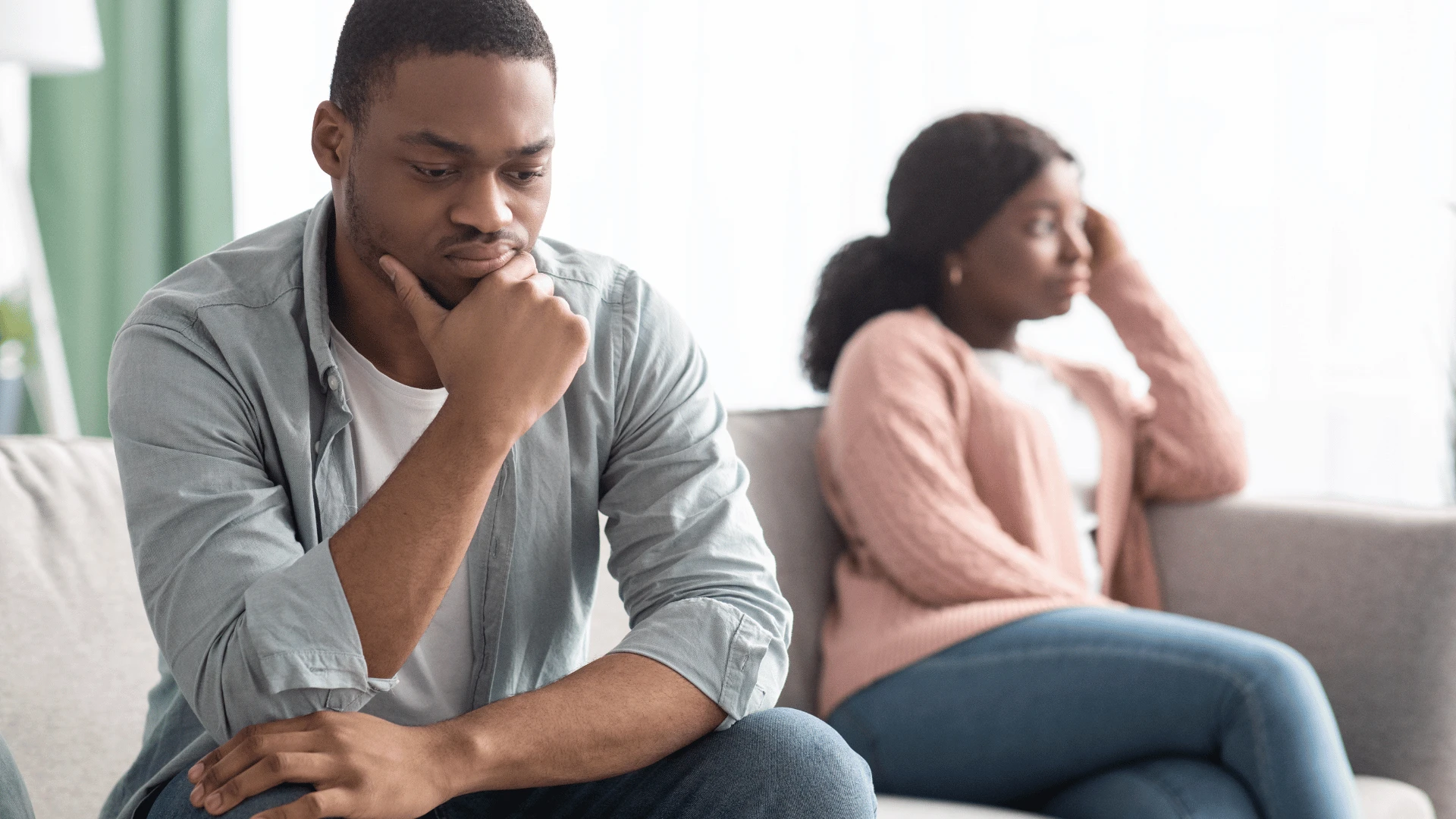 si vous remarquez ces choses dans le mariage de quelqu'un, l'intimité disparaît en se confiant aux autres