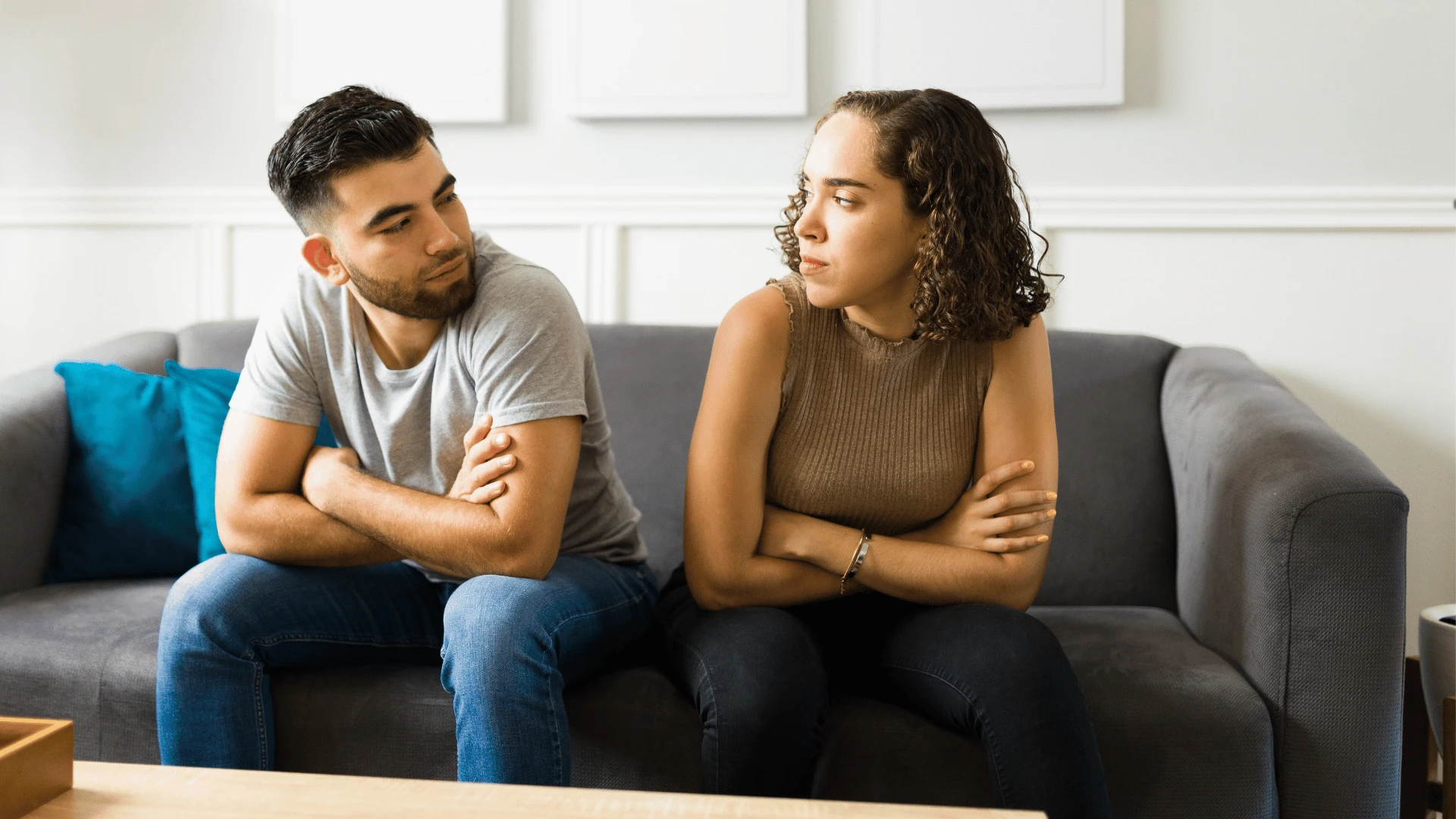 homme évitant l'affection avec sa femme