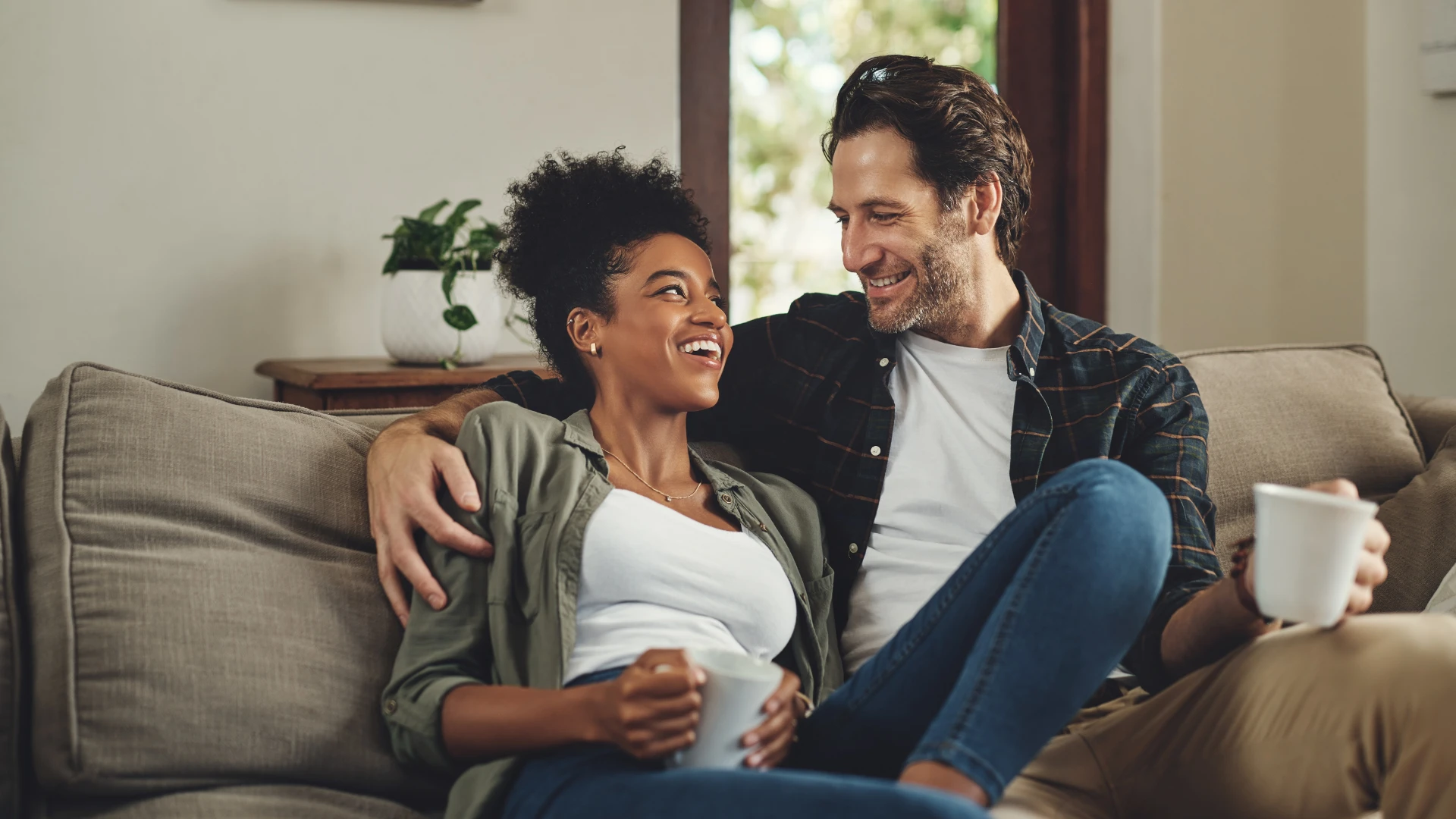 couple qui a un mariage heureux car ils n'ont pas à dire tout ce qu'ils pensent ou ressentent