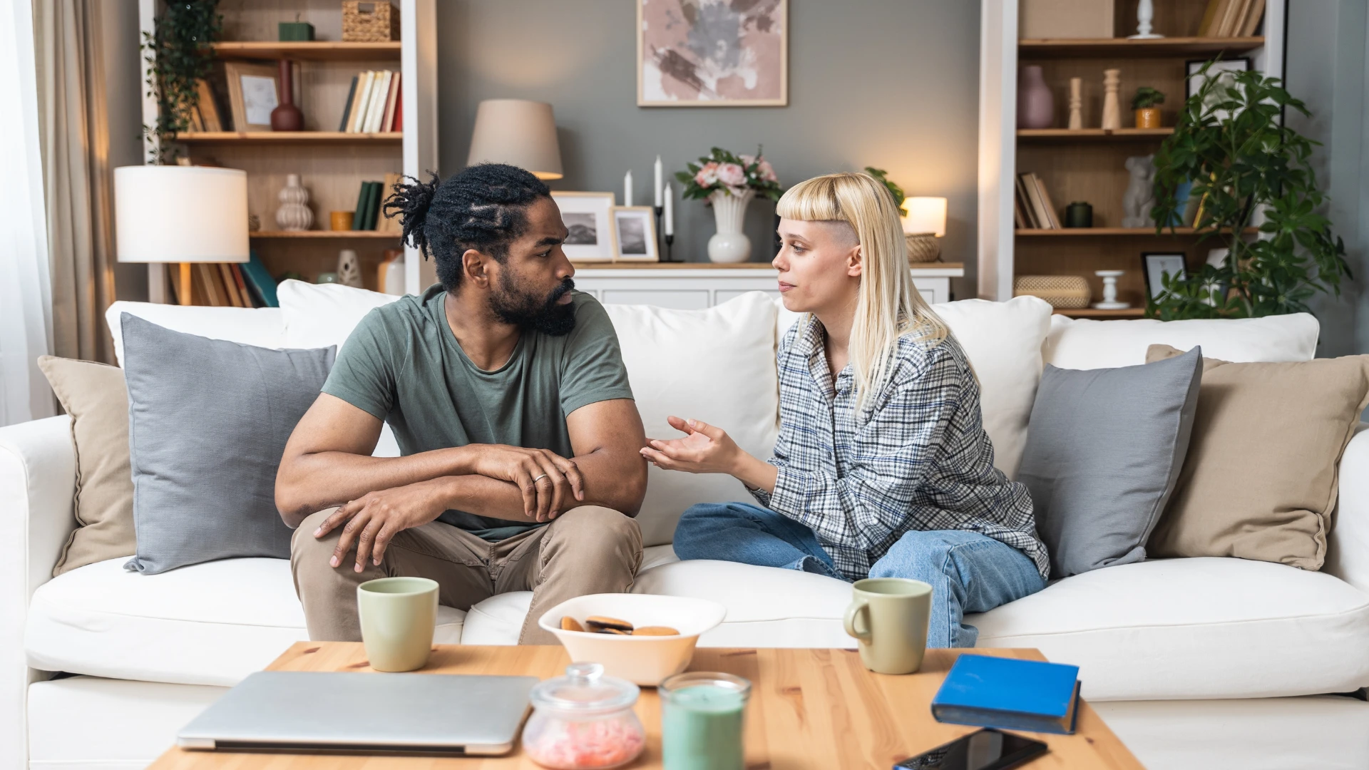 les couples qui parlent d'argent sont nuls et communiquent moins