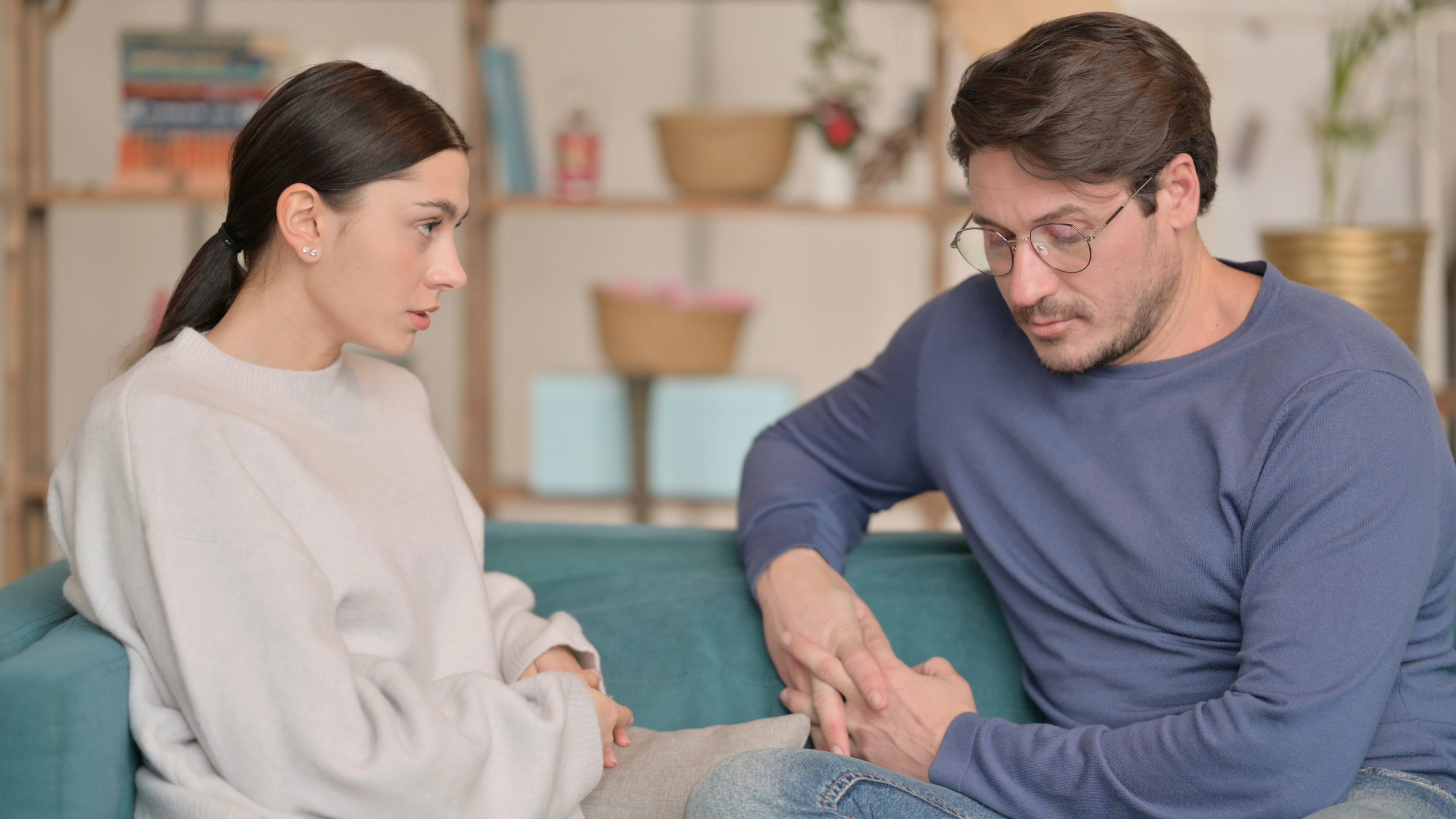 une femme qui doit arrêter d'attendre d'un homme qu'il ait une haute estime de soi