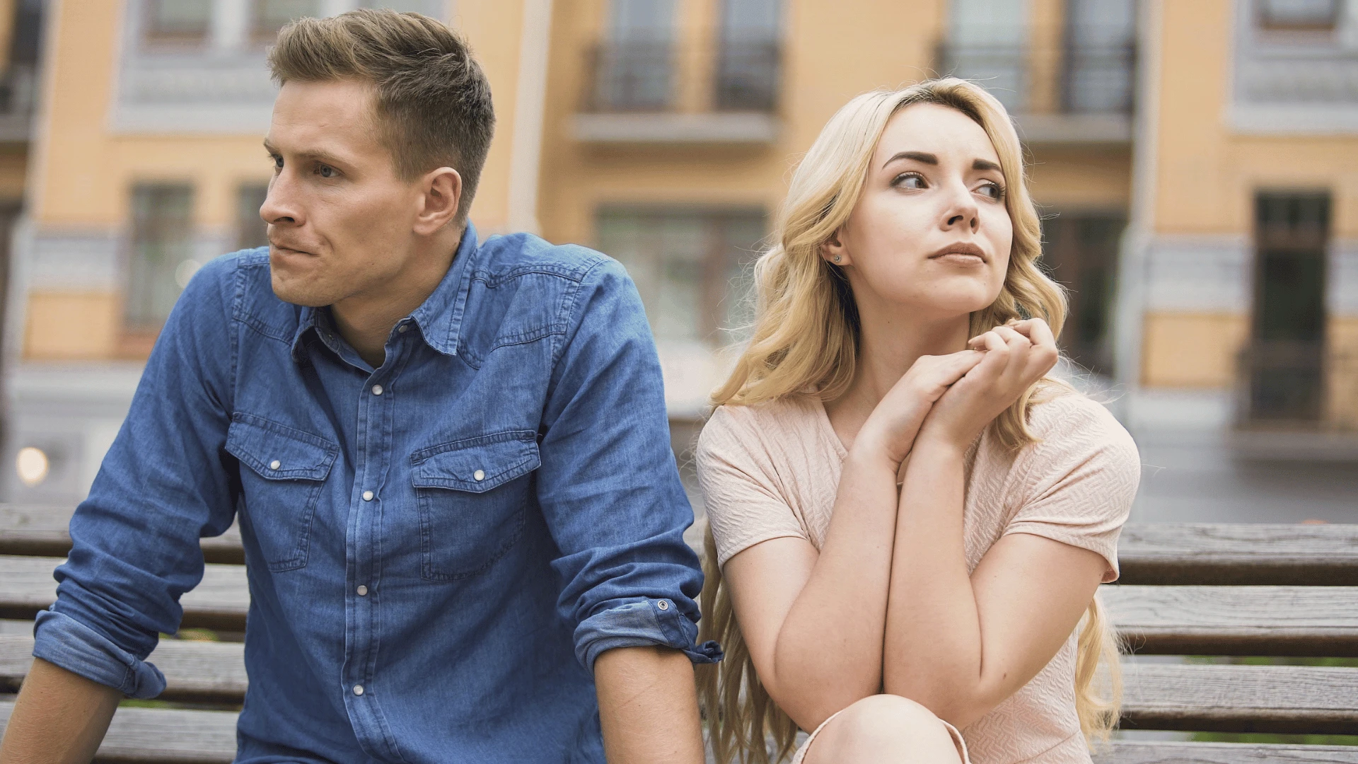 le couple tendu a des attentes concernant la relation qui ne correspondent pas