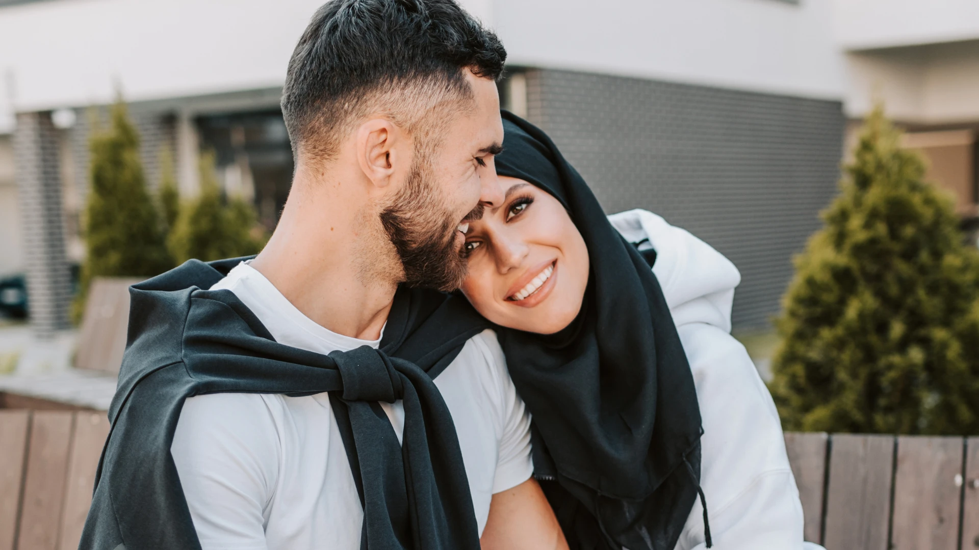 un homme qui est là pour le long terme et qui apprend à connaître la femme qu'il aime