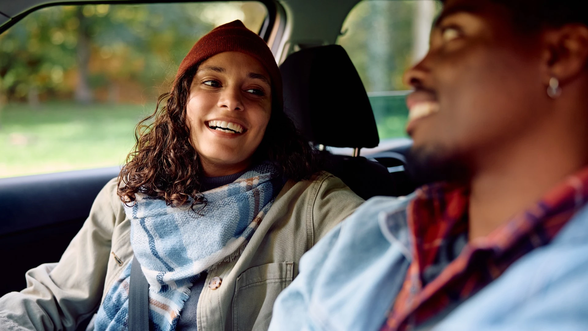 femme qui aime profondément aimer intensément avec une confiance établie