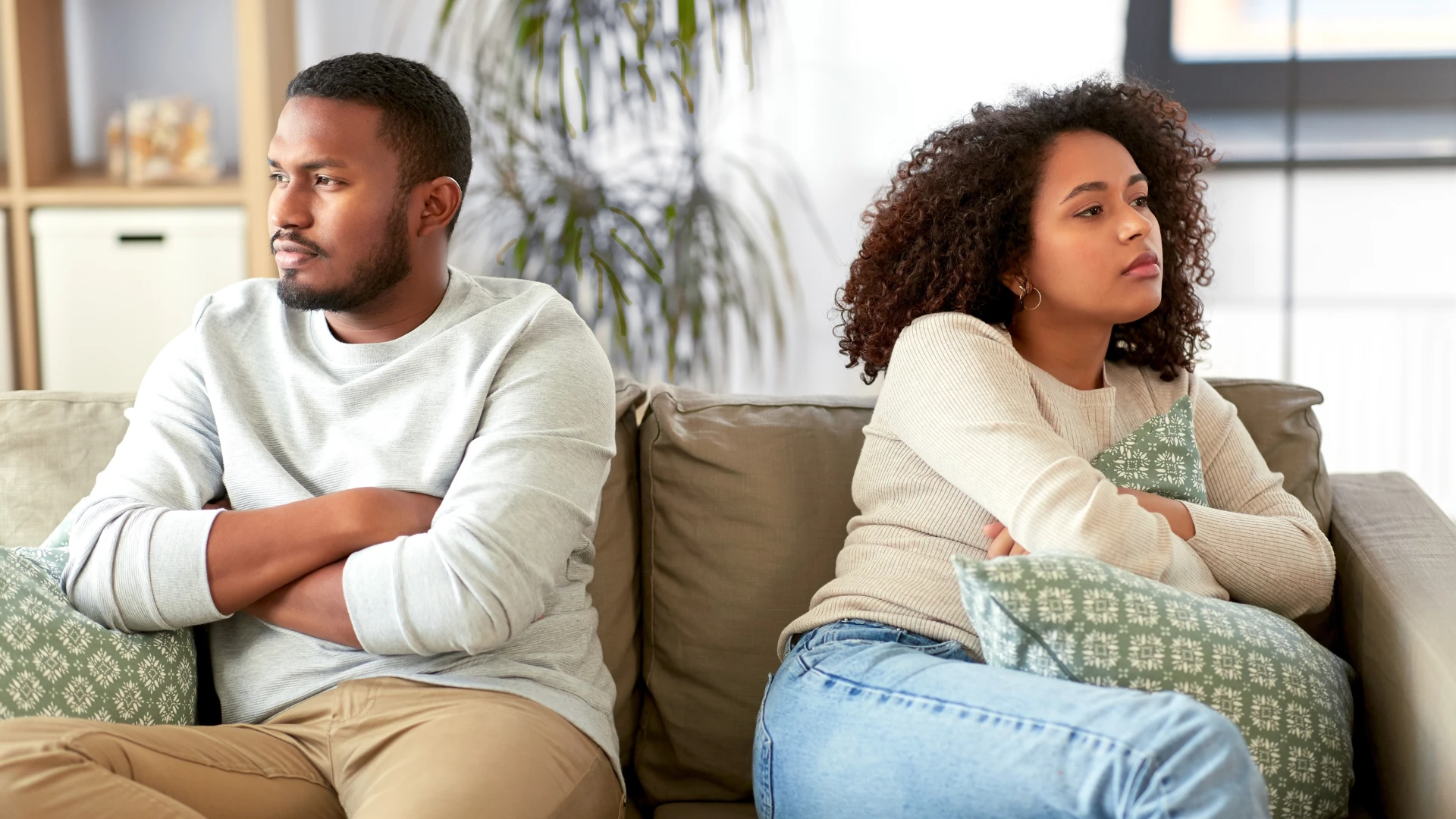 les femmes qui ont épousé des hommes émotionnellement instables disent que ces signes sont apparus tôt et qu'elles font souvent des déclarations légitimes