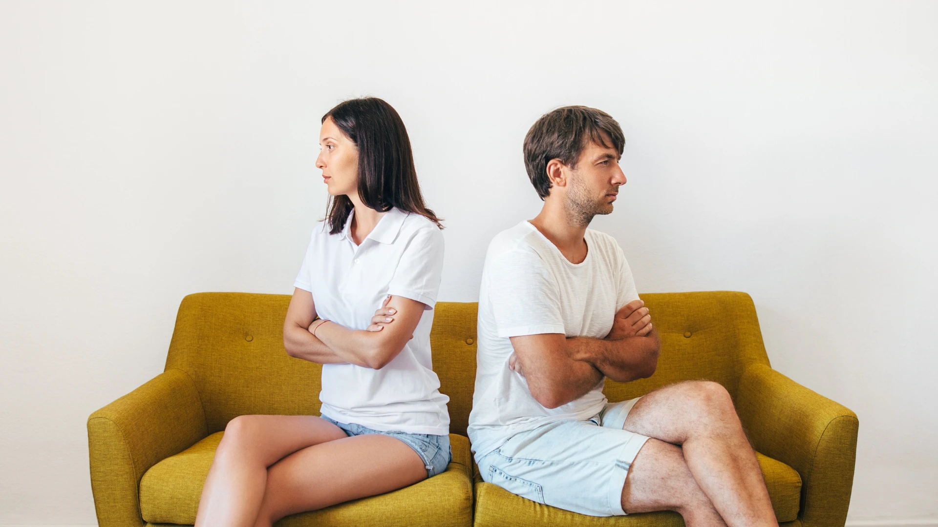 les femmes qui ont épousé des hommes émotionnellement instables disent que ces signes sont apparus tôt et que souvent, elles n'assument jamais la responsabilité de leurs actes.