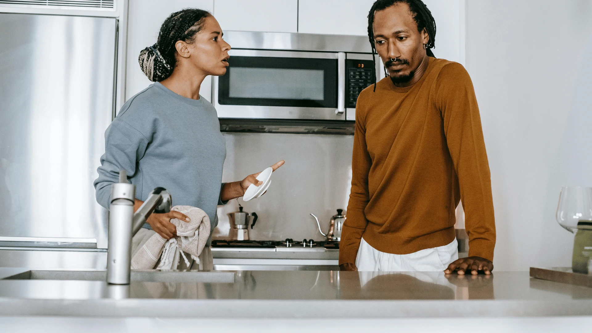 si votre mari a grandi dans une maison où on ne pouvait pas faire confiance aux hommes, vous entendez probablement ces phrases tout le temps, je ne veux pas en parler