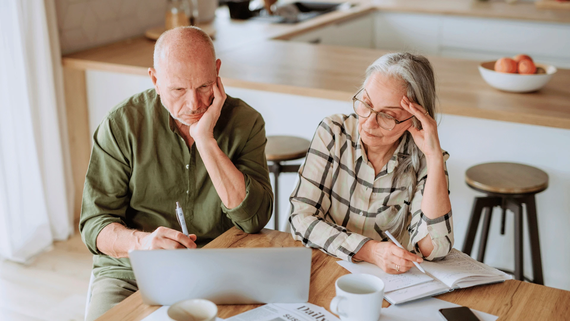 couple planifiant ensemble rester ensemble pour la vie