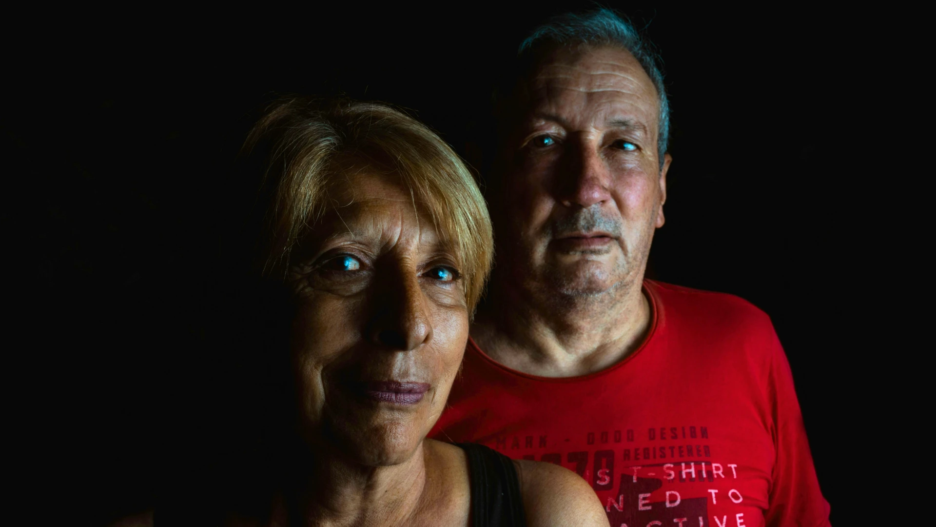 couple âgé confiant montrant la responsabilité de ses sentiments