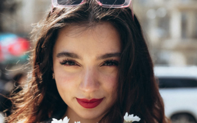 Traits rares chez une femme : l&rsquo;irrésistible charme qui captive